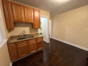 2510 N LeClaire Ave, Unit 2 in Chicago, IL - Foto de edificio - Building Photo