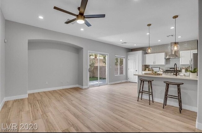 property at 254 Little Minah Ct