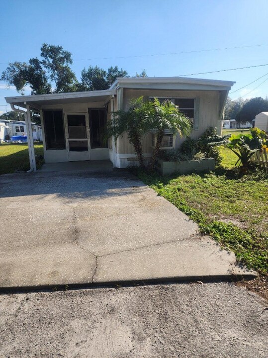 38748 Calumet Ave in Bankston, FL - Foto de edificio