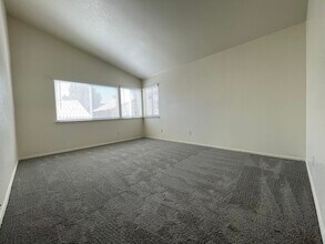 9225 Magic Flower Ave in Las Vegas, NV - Building Photo - Building Photo