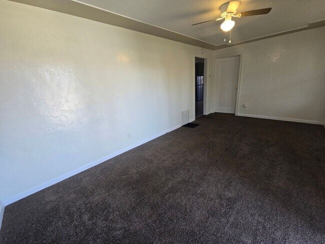 512 N Palm St in Turlock, CA - Building Photo - Building Photo