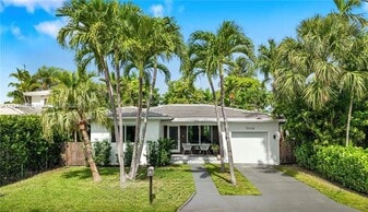 9008 Emerson Ave in Surfside, FL - Building Photo