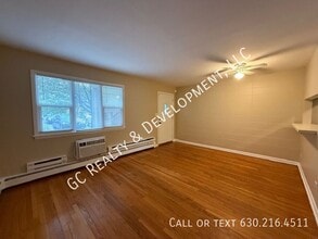 227 Uteg St in Crystal Lake, IL - Building Photo - Building Photo
