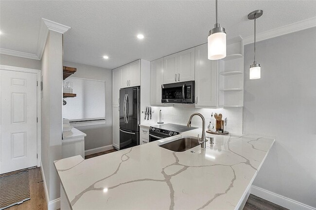 4230 Deste Ct, Unit 305 in Greenacres, FL - Foto de edificio - Building Photo