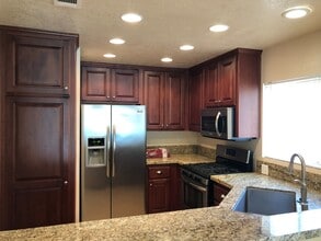 16 Pantano in Rancho Santa Margarita, CA - Building Photo - Building Photo