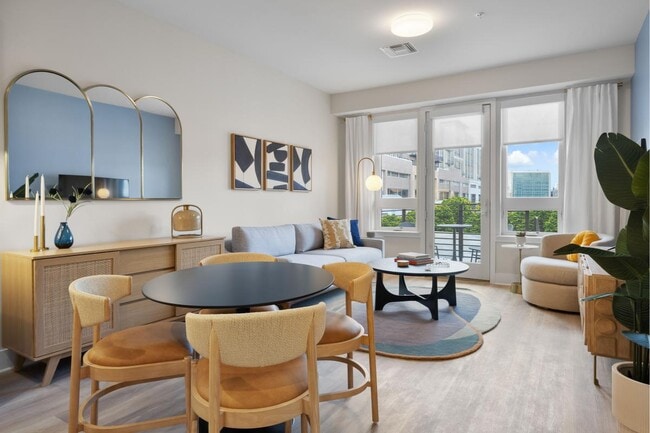 The District at 15Fifteen in Parsippany, NJ - Foto de edificio - Building Photo
