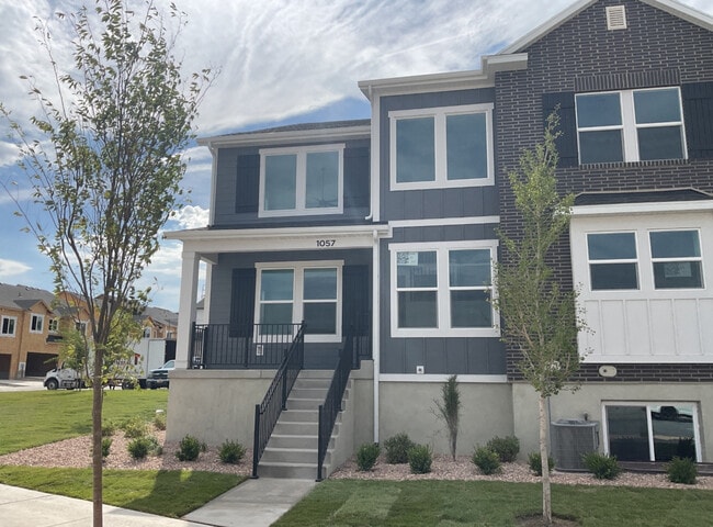 property at 1033 N Canvasback Dr