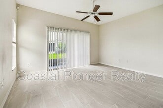 6723 Lake Camden Way in Gibsonton, FL - Building Photo - Building Photo