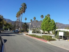 1285 Del Rey Ave in Pasadena, CA - Foto de edificio - Building Photo