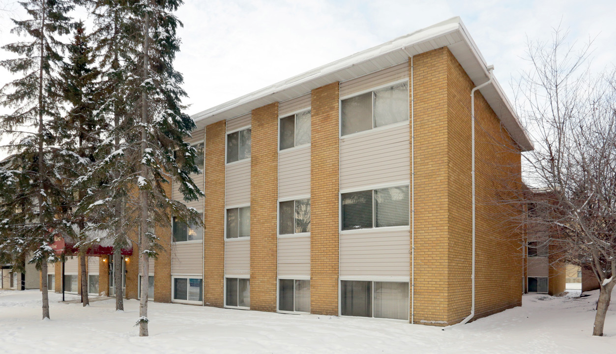 Shaughnessy Manor in Edmonton, AB - Building Photo