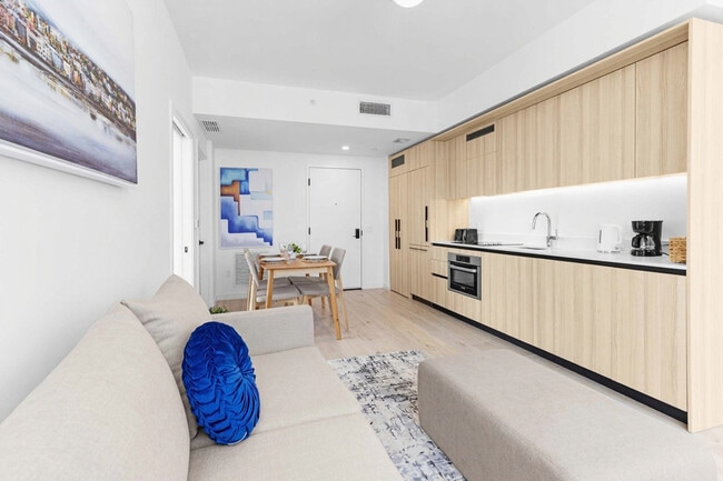 225 N Miami Ave, Unit SI ID1502665P in Miami, FL - Building Photo - Building Photo