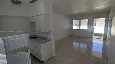 940 SW 4th Ave in Miami, FL - Building Photo - Building Photo