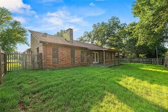 2001 Oak Creek Dr in Sherman, TX - Building Photo - Building Photo
