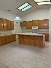 11707 Stonington St in Bakersfield, CA - Building Photo - Building Photo