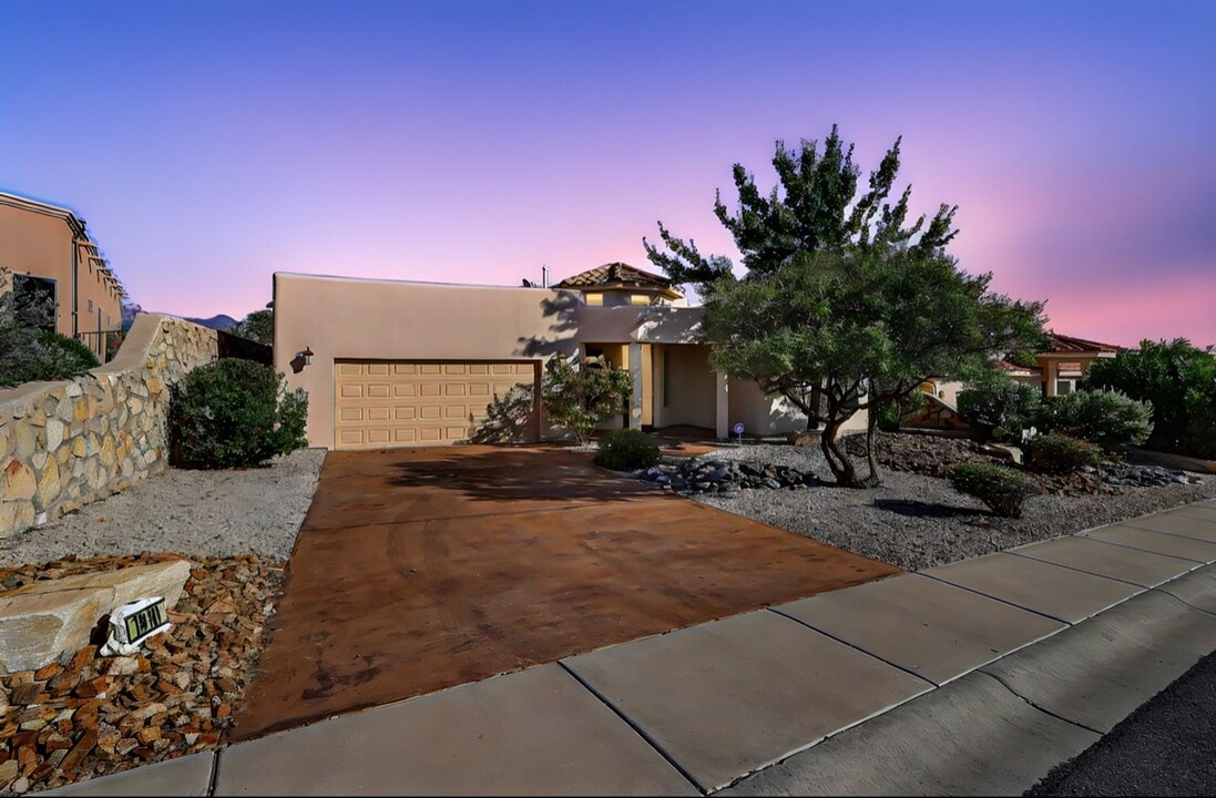 1910 San Fernando Dr in Las Cruces, NM - Building Photo