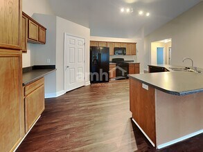 230 Barberry Ln in Greer, SC - Foto de edificio - Building Photo