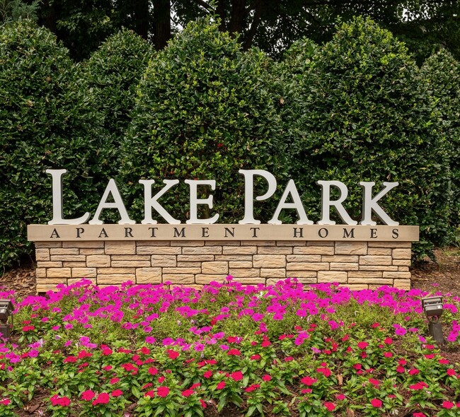 Lake Park Apartments in Kernersville, NC - Foto de edificio - Building Photo