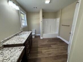 2516 S Schifferdecker Ave in Joplin, MO - Building Photo - Building Photo