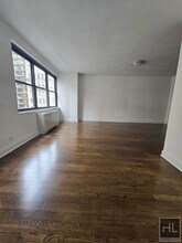 5 AVENUE in New York, NY - Building Photo - Building Photo