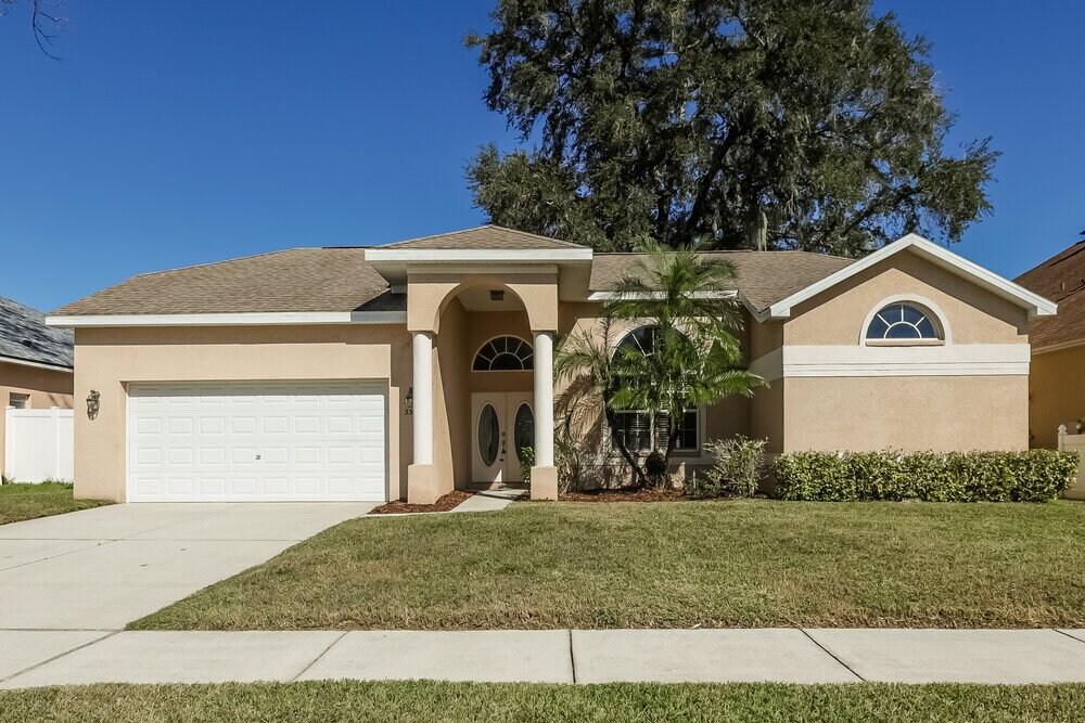 5514 Foxtail Ct in Wesley Chapel, FL - Foto de edificio