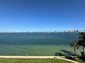 501 Lake Shore Dr in West Palm Beach, FL - Building Photo