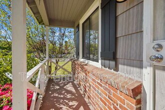 3582 63rd St in Sacramento, CA - Foto de edificio - Building Photo