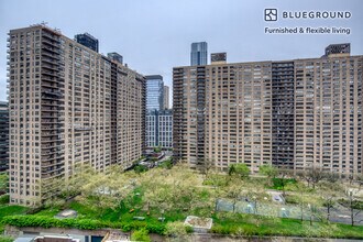 180 Riverside Blvd in New York, NY - Building Photo - Building Photo