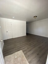 1614 Parklane Dr in Sauget, IL - Building Photo