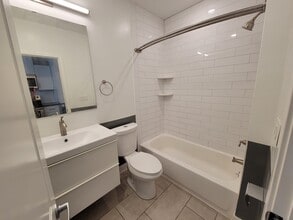 2817 W Girard Ave in Philadelphia, PA - Building Photo - Building Photo