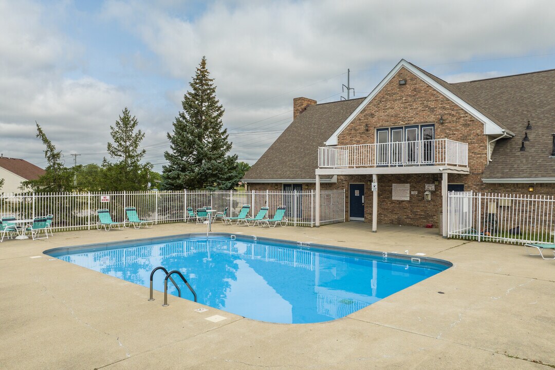 Island Club in Fort Wayne, IN - Foto de edificio