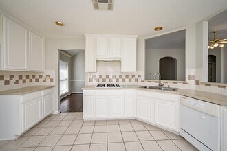 12210 Ferncrest Ct in Houston, TX - Building Photo - Building Photo