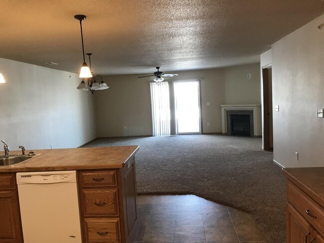 1415 Sharloh LP in Bismarck, ND - Building Photo - Building Photo