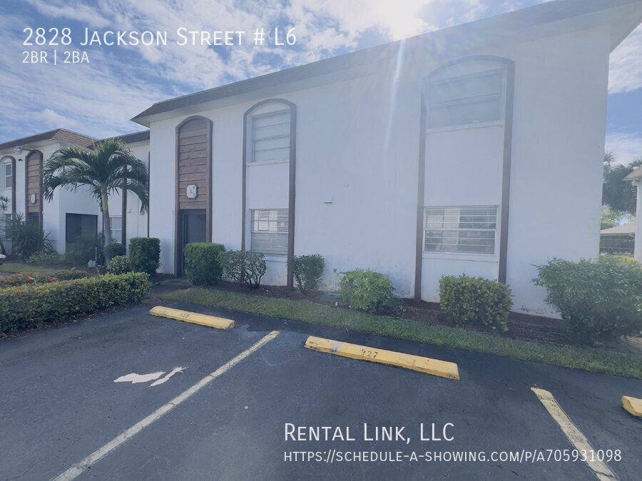 2828 Jackson St in Ft. Myers, FL - Building Photo