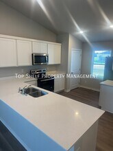 1120 Northview Dr in Waukee, IA - Foto de edificio - Building Photo