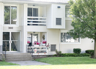 South Shore Apartments in Erie, PA - Foto de edificio - Building Photo