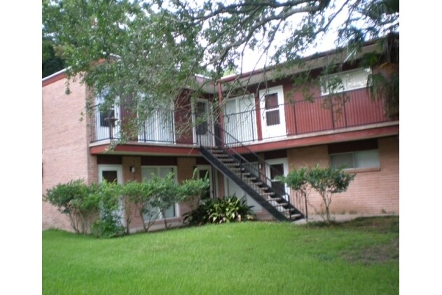 308 E Walker in League City, TX - Foto de edificio - Building Photo