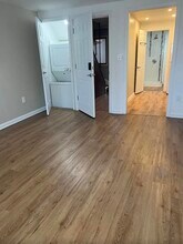 605 Bramhall Ave, Unit Middle Unit in Jersey City, NJ - Foto de edificio - Building Photo