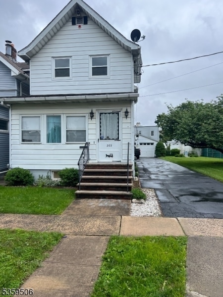 property at 203 W Blancke St