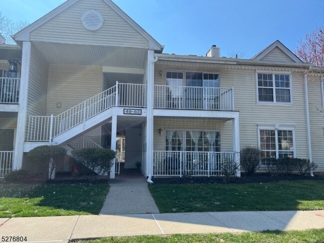 63 Rachel Ct in Franklin Township, NJ - Foto de edificio - Building Photo