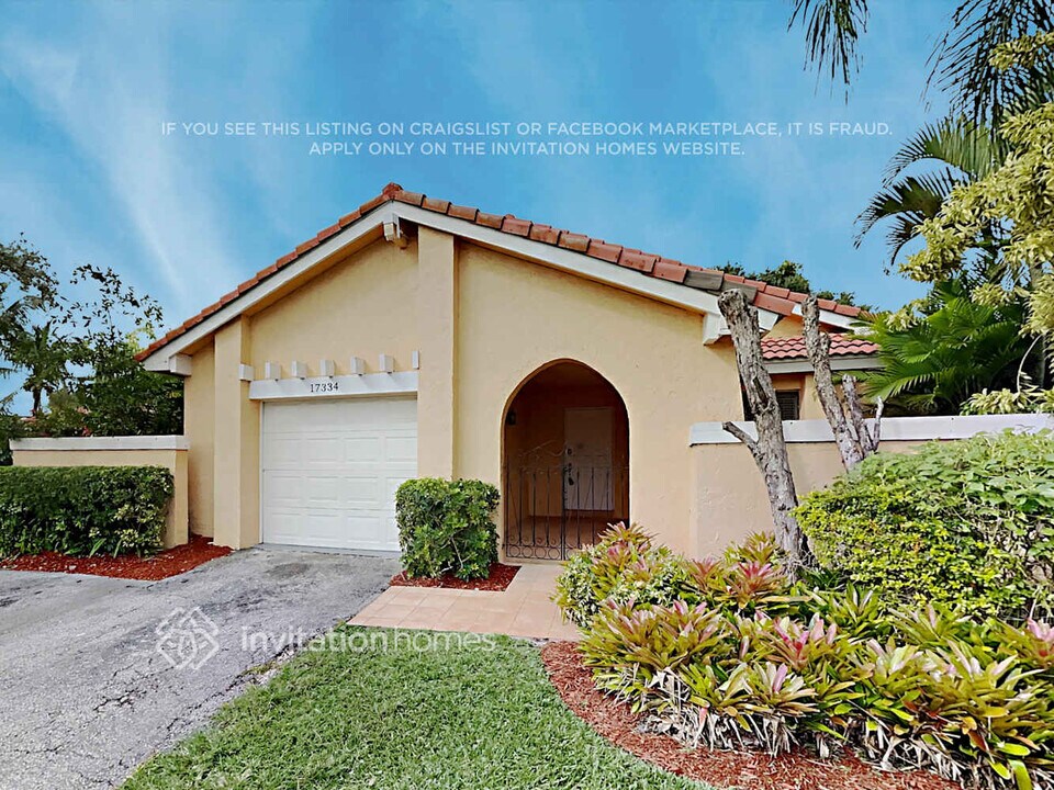 17334 NW 62nd Ct in Hialeah, FL - Building Photo