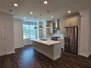 502 Healy Dr in Cumming, GA - Building Photo - Building Photo