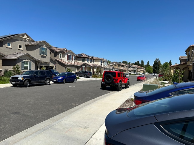 825 Fruit Stand Cir in Vacaville, CA - Building Photo - Building Photo