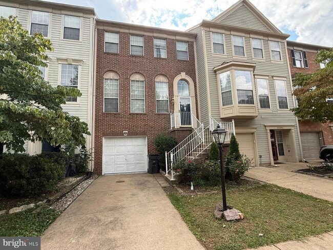 47684 Sandbank Square