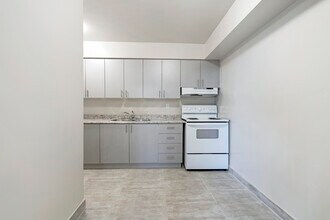 25 Duncanwoods Dr in Toronto, ON - Building Photo - Building Photo