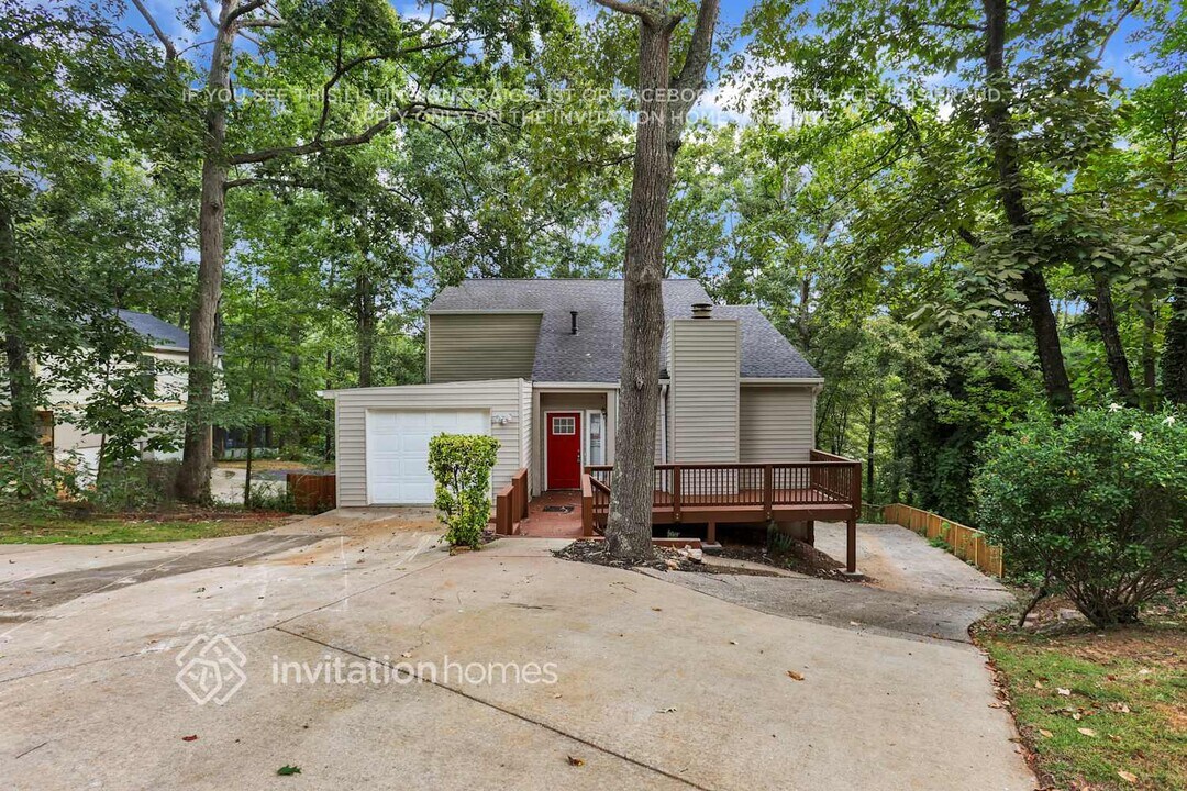 6584 Oakwood Dr in Douglasville, GA - Foto de edificio