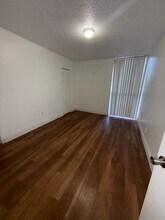 6995 NW 186th St in Hialeah, FL - Building Photo - Building Photo