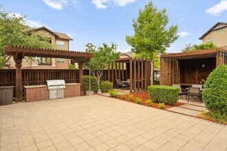 Cypress at Lewisville Apartment Homes in Lewisville, TX - Building Photo - Building Photo