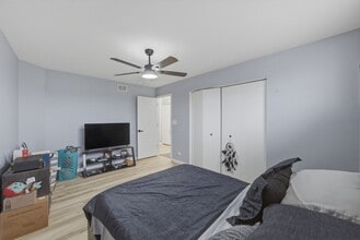 541 Heritage Dr in Oswego, IL - Building Photo - Building Photo