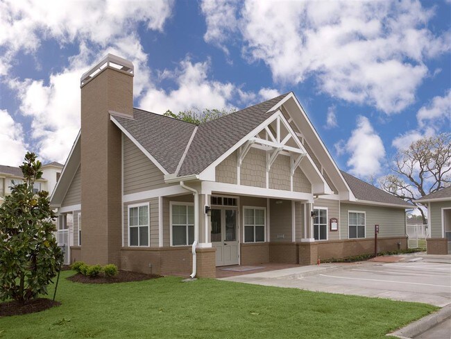 The Gibraltar Senior in Clute, TX - Building Photo - Building Photo