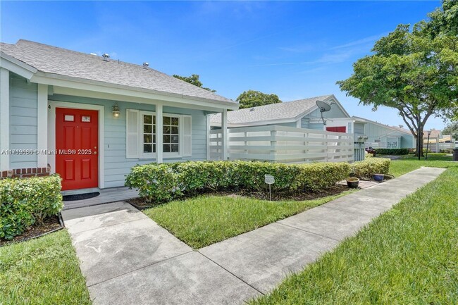 13757 SW 149th Cir Ln in Miami, FL - Building Photo - Building Photo